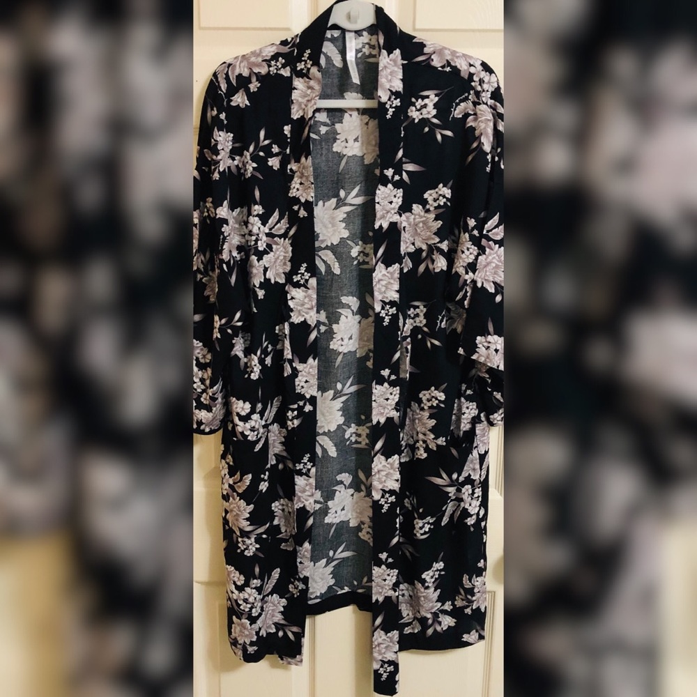 Spiritual Gangster Maya Kimono 🖤 - Picture 3 of 4